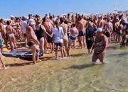 На пляже Анапы откачали утонувшего мужчину