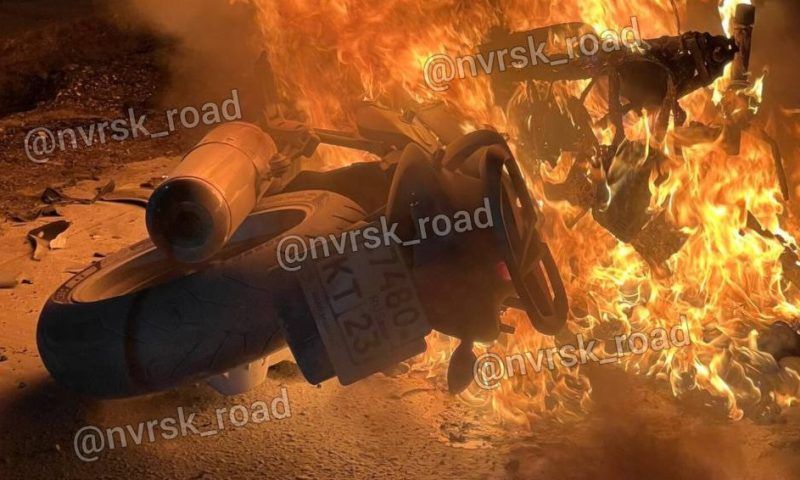 В Новороссийске мотоцикл влетел в трактор и загорелся, погибли два человека