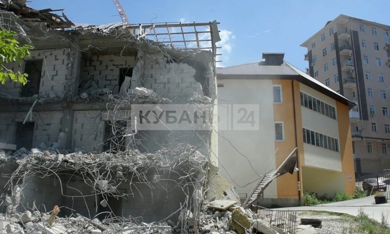 Более 10 тыс. квадратных метров незаконного жилья снесут в Сочи