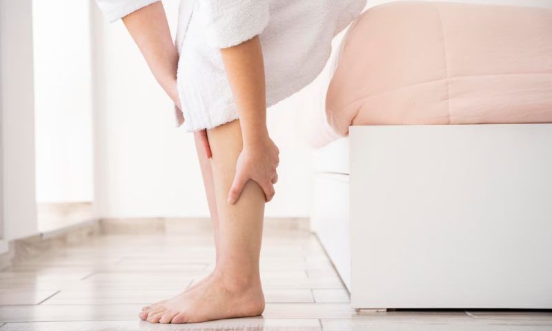 Опухли ноги: причины и лечение, как бороться с отеками