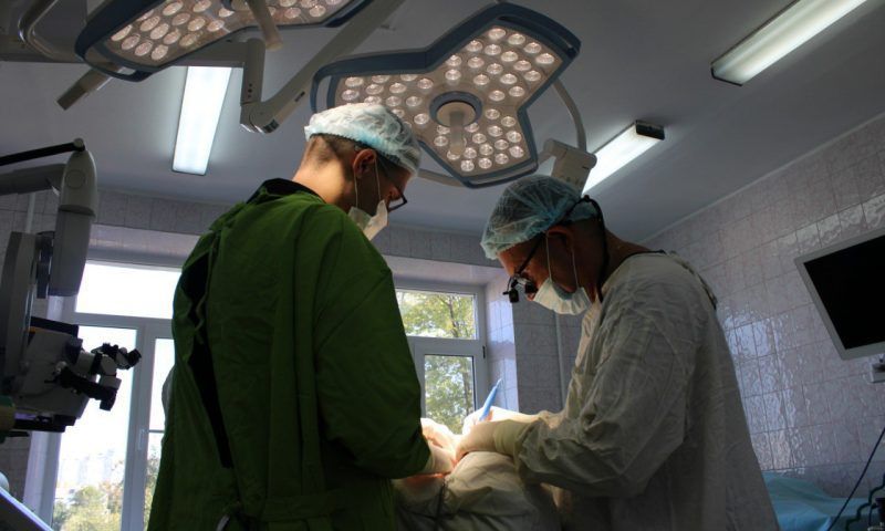 Онкологи Краснодара удалили изо рта пациента опухоль размером с куриное яйцо