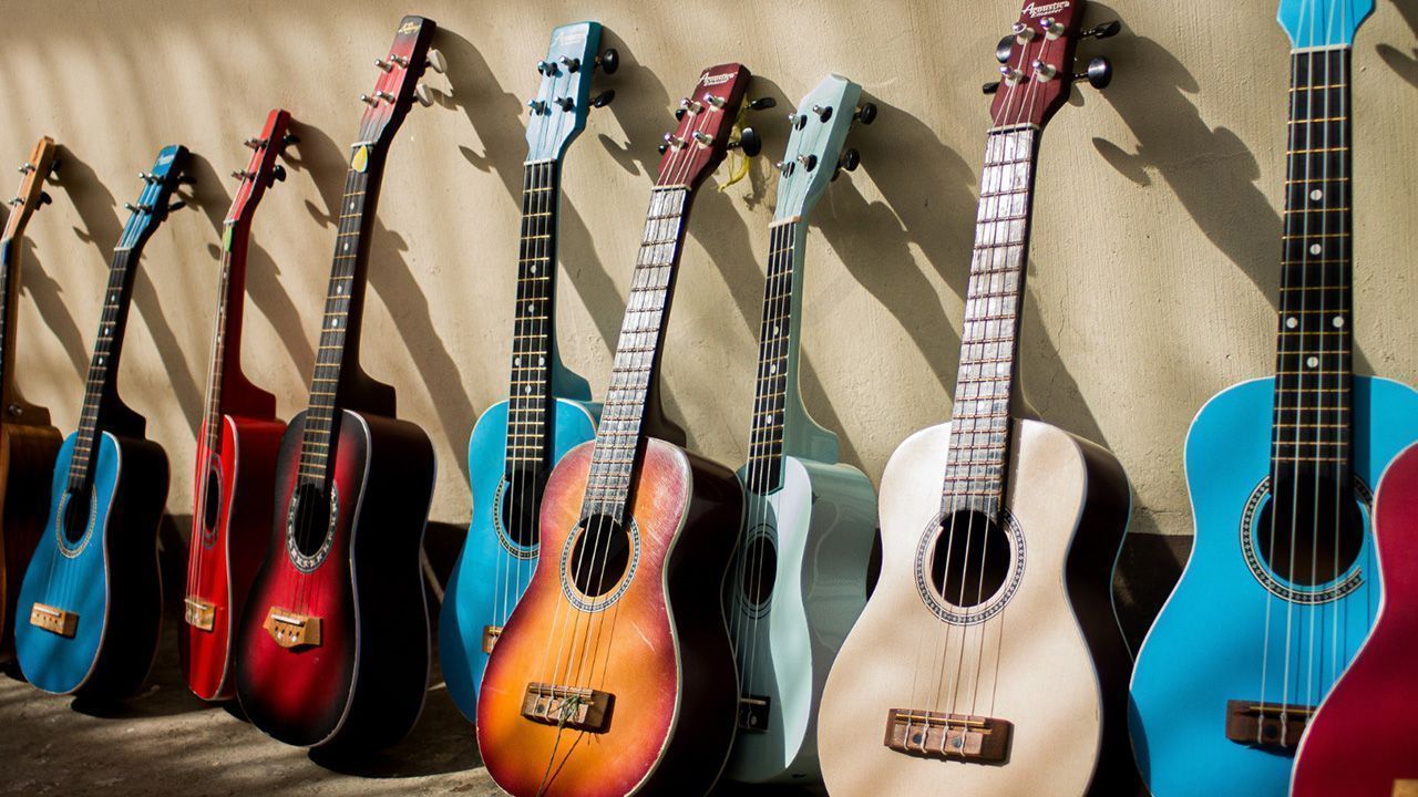 Как уменьшить боль в пальцах, обучаясь игре на гитаре?