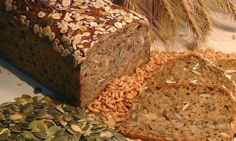 Цельнозерновой хлеб: чем полезен и кому нельзя