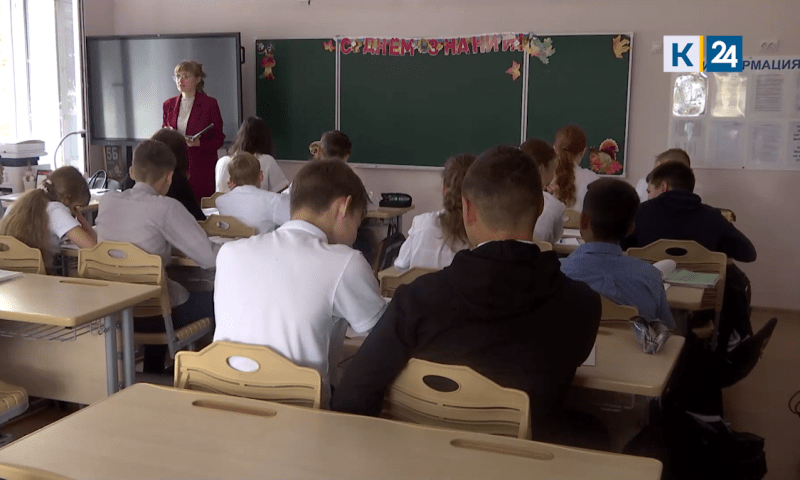 В школы России перед учебным годом устроились 10 тыс. педагогов: как работают молодые учителя на Кубани?