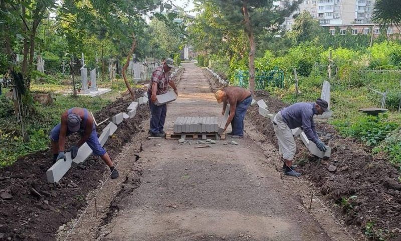 Благоустройство Всесвятского кладбища в Краснодаре планируют завершить до конца сентября