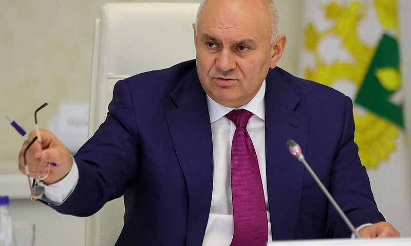 Экс-вице-губернатор Кубани Хатуов покинул пост директора «Мантера-Групп»