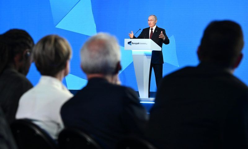 Путин: Россия не собирается навязывать себя Европе