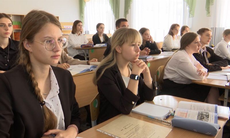 День учителя 5 октября встретят более 86 тыс. педагогов Кубани