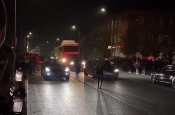Полиция ищет стритрейсеров, устроивших гонки на одной из улиц в Краснодаре
