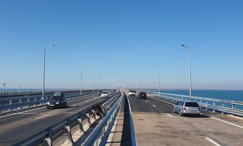Крымский мост полностью восстановили — движение открыли по всем четырем полосам