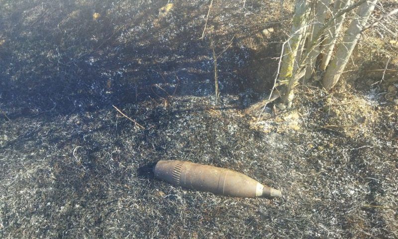 При тушении пожара под Новороссийском нашли снаряд, прилетевший с полигона