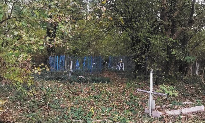 В Апшеронске заметили подозрительных людей, выкопавших гроб из старой могилы