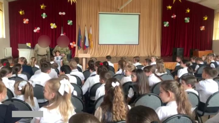 Бойцы отряда «Ахмат» встретились со школьниками в Краснодаре