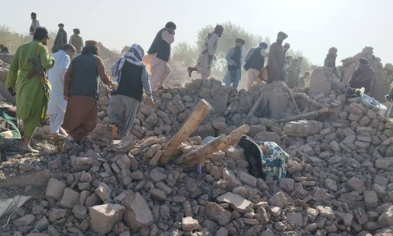 В результате сильного землетрясения в Афганистане погибли более 2 тыс. человек