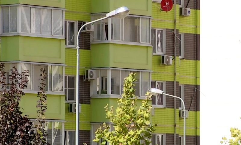 В Краснодаре жильцы на улице Посадского почти год живут без уличного освещения