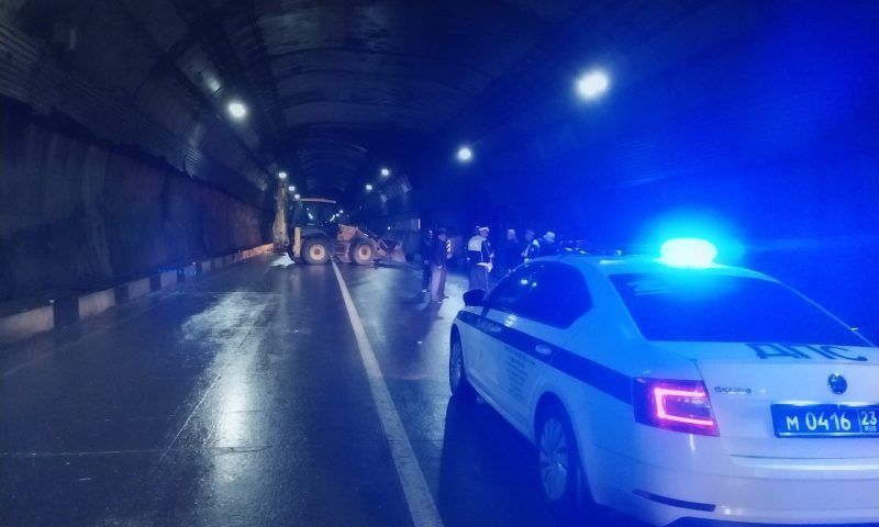 Движение в одном из тоннелей на Красную Поляну перекрыто из-за массового ДТП