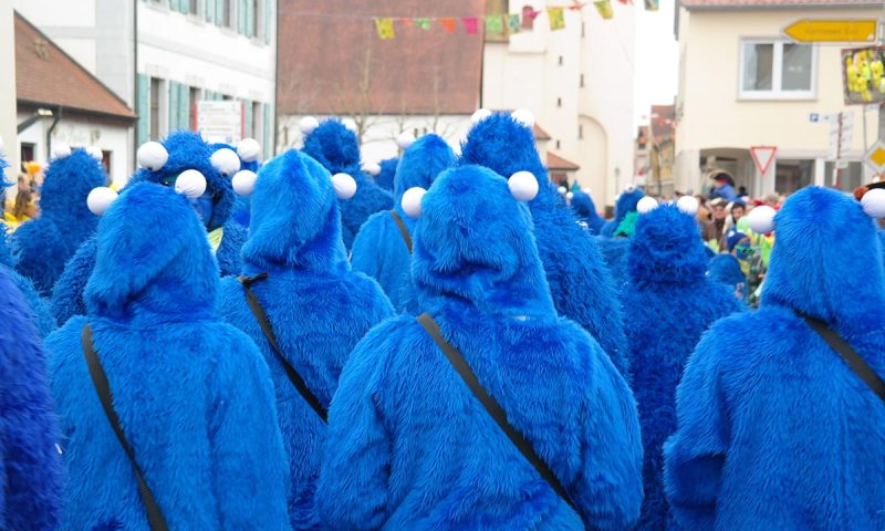 Психология цвета: что говорит о человеке синяя одежда