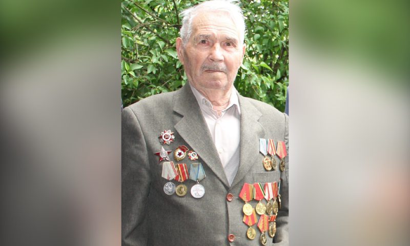 Вениамин Кондратьев поздравил с вековым юбилеем ветерана войны Василия Куликова
