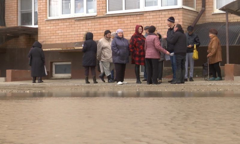 Жители Краснодара жалуются на частые подтопления на улицах Парижской и Дружной