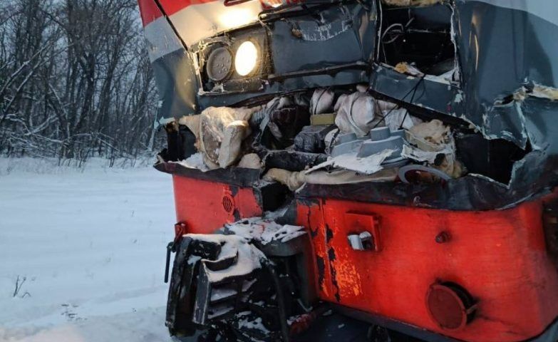 СК возбудил дело после столкновения поезда Пермь — Адлер с локомотивом