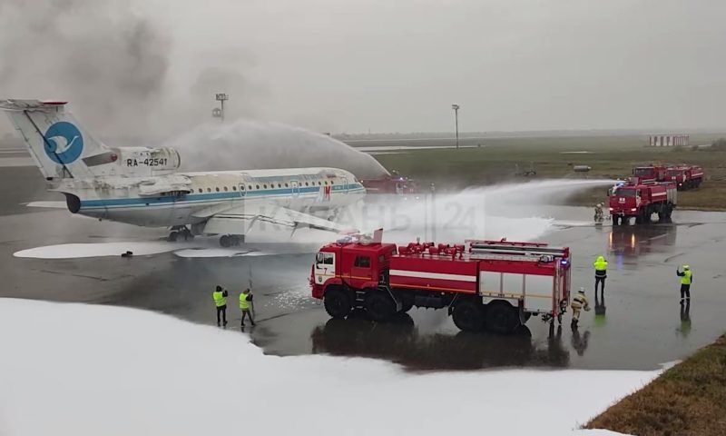 Горящий самолет потушили в закрытом аэропорту Краснодара во время учений