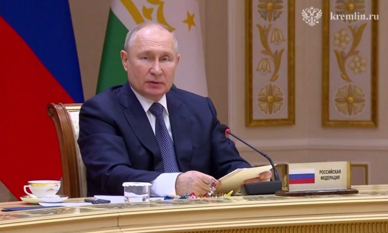 Владимир Путин прилетел в Минск и выступил на сессии ОДКБ