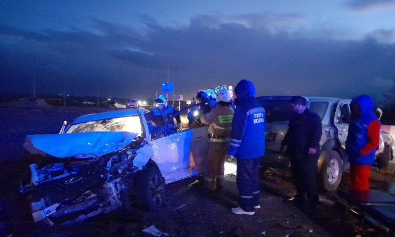 Три человека пострадали в жестком лобовом ДТП на скользкой дороге под Анапой