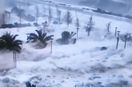 Гигантские волны затопили первую береговую линию в Сириусе