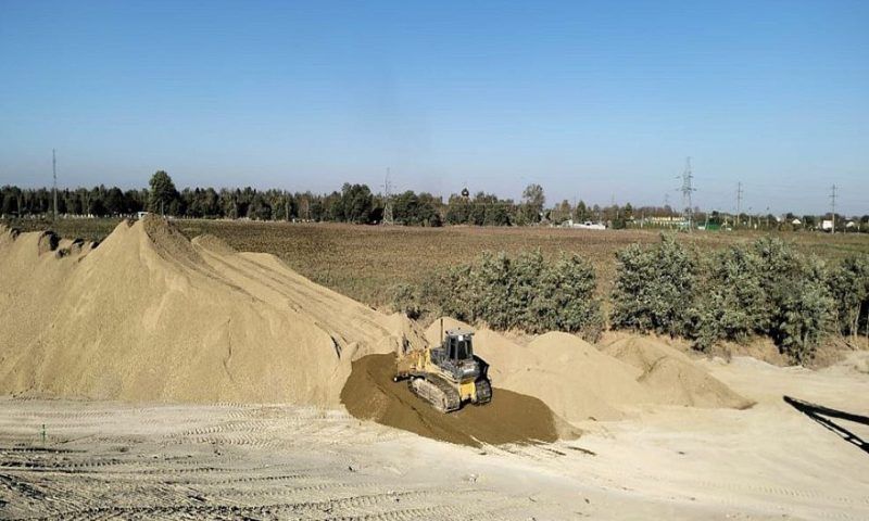 Уплотнение поверхности бывшей свалки в Славянском районе выполнили на 95%