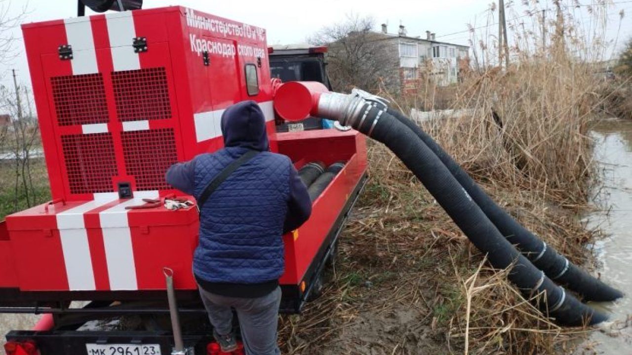 Более 40 домов остаются подтопленными после дождей в Славянске-на Кубани -  24 ноября, 2023 Все новости, Происшествия «Кубань 24»