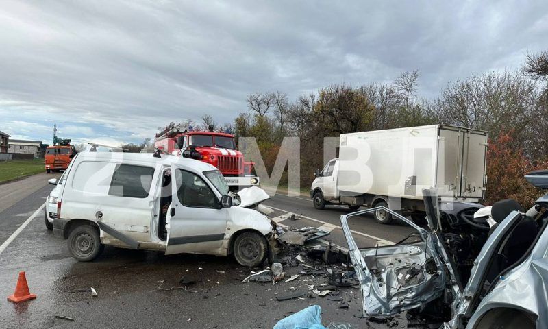 Два водителя погибли в лобовом ДТП под Краснодаром