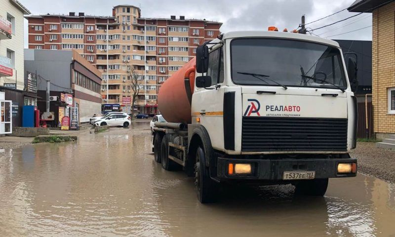 В Краснодаре к ликвидации последствий непогоды готовы 37 единиц спецтехники