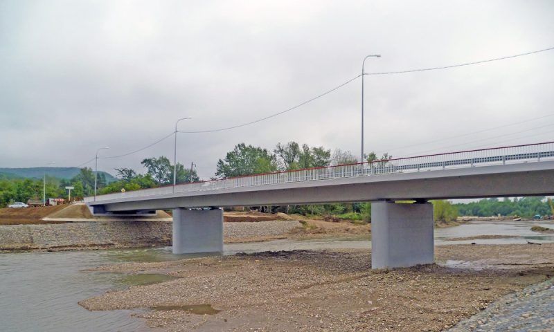 В Апшеронском районе отремонтируют мост через реку Пшеху