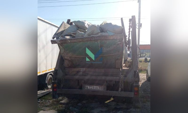 В Краснодаре задержали «серого мусорщика», сжигавшего отходы со строек в полях