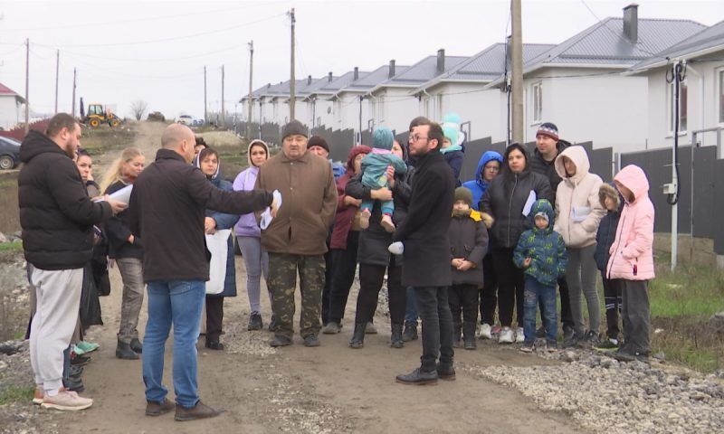 Коттеджный поселок в Крымске остался без воды из-за конфликта с застройщиком