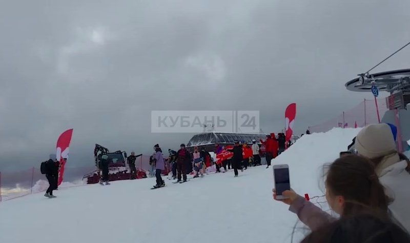 На курорте «Красной Поляне» 1 декабря открыли горнолыжный сезон