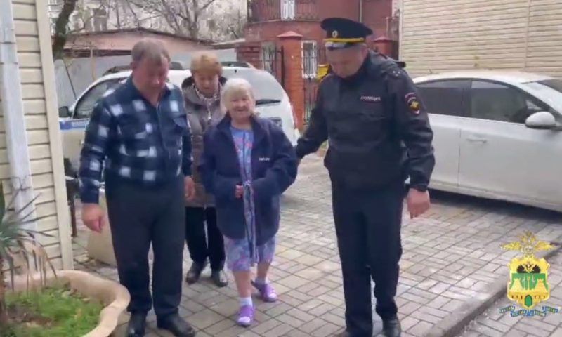 Полицейские нашли пенсионерку, потерявшуюся во время шторма в Новороссийске