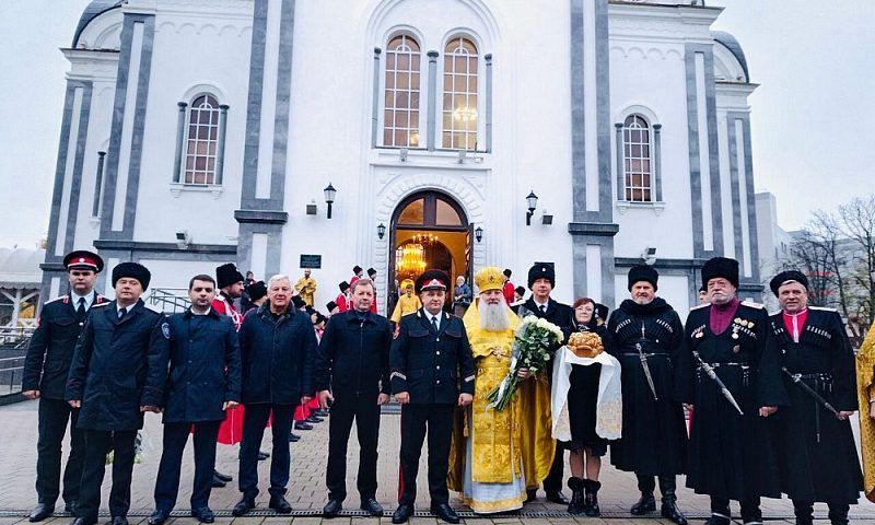 В честь престольного праздника казаки подарили мозаичную икону войсковому собору