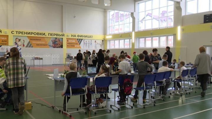 В Анапе в соревнованиях по робототехнике приняли участие 20 юношеских команд