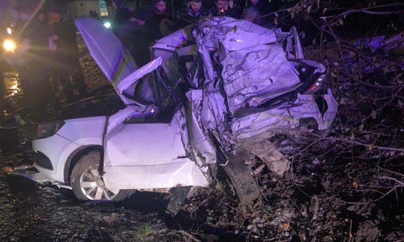 Водитель легковушки погиб в ДТП с фурой на встречке в Краснодарском крае