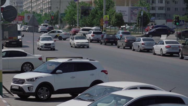 В центре Краснодара временно ограничили движение транспорта
