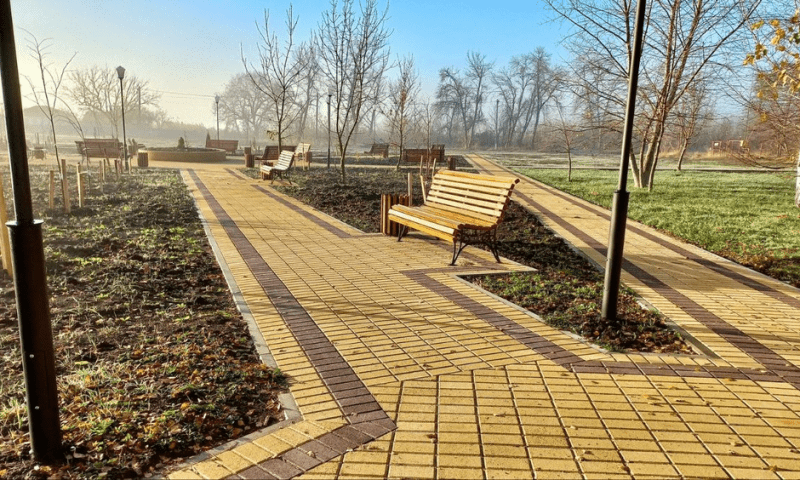 Зеленые зоны благоустроили по нацпроекту в двух поселениях Павловского района