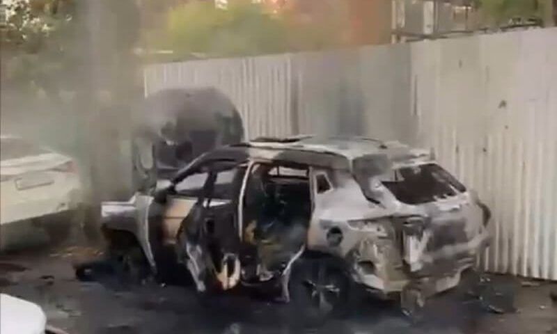 Мужчина поджег три машины в Краснодаре из неприязни к службе каршеринга