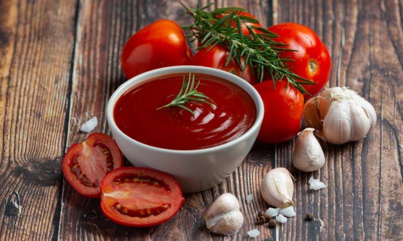 Три простых рецепта домашнего кетчупа