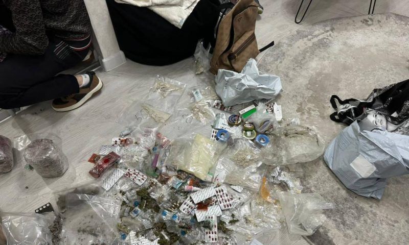 Около 1 кг мефедрона изъяли у наркодилера в Краснодаре