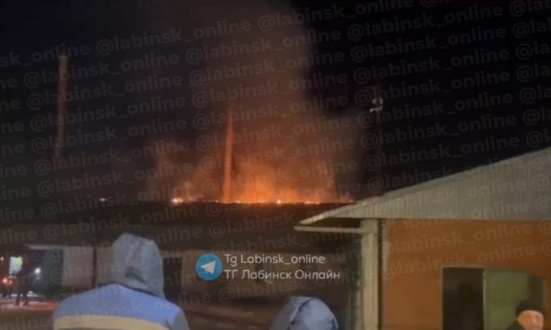 Крупный пожар произошел на хлебозаводе в Лабинском районе
