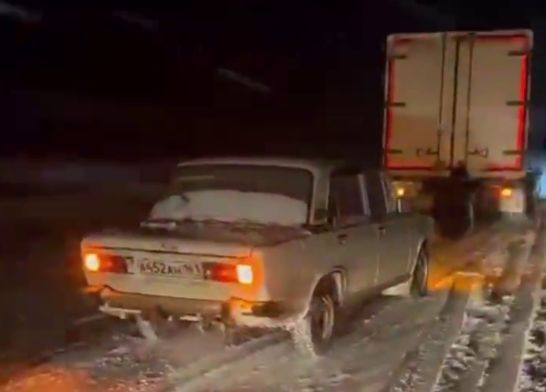 В Ростовской области открыли движение на трех трассах, закрытых из-за снегопада
