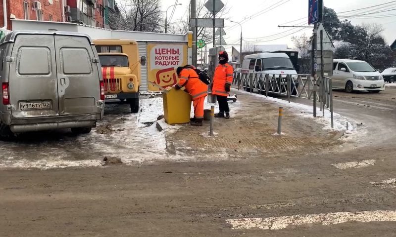В Краснодаре при расчистке дорог использовали более 780 тонн реагентов