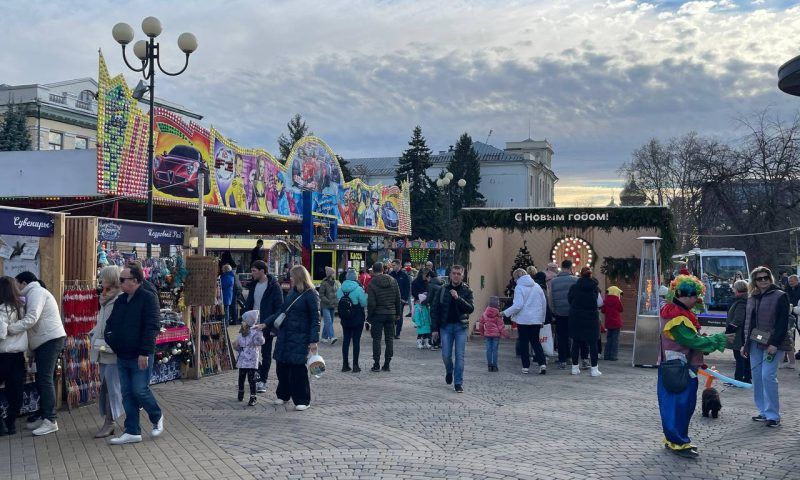 Рождественскую ярмарку в центре Краснодара закроют 9 января