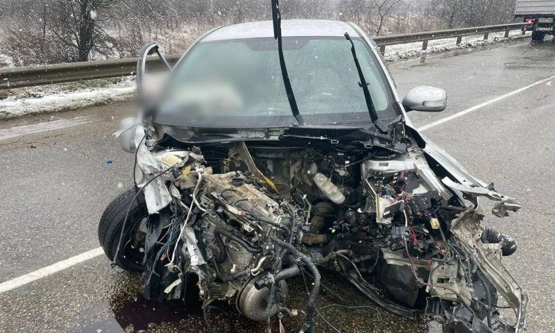 Пожилой водитель иномарки погиб в жестком лобовом ДТП на Кубани